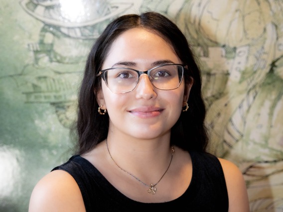 Grace Flores headshot